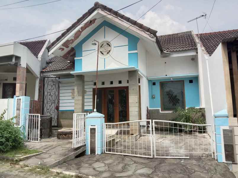 dijual rumah banyumanik