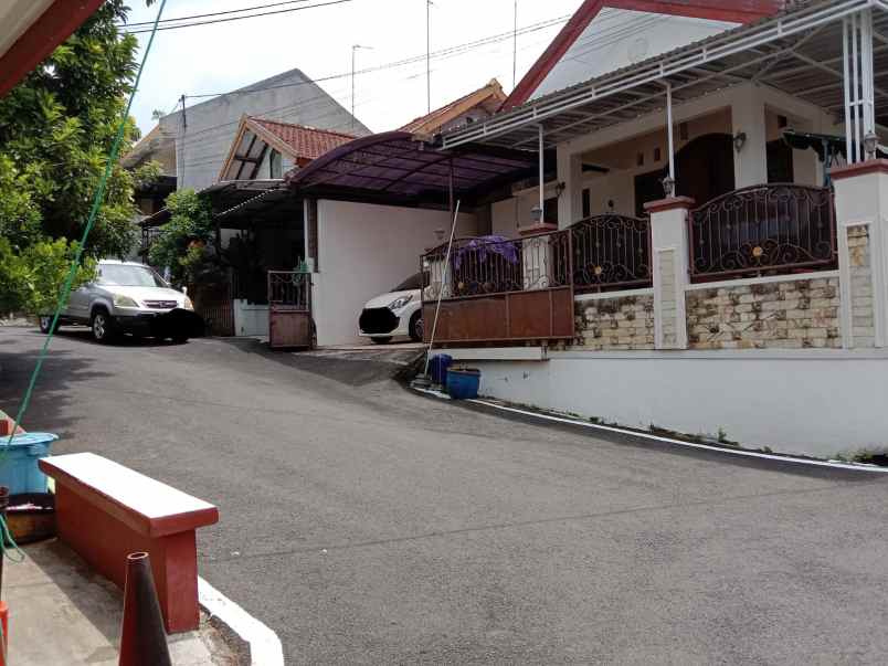 dijual rumah banyumanik