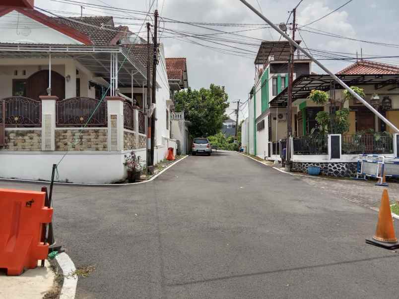 dijual rumah banyumanik