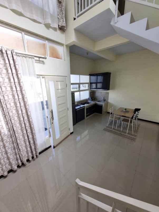 dijual rumah baru dan terawat belakang umm malang