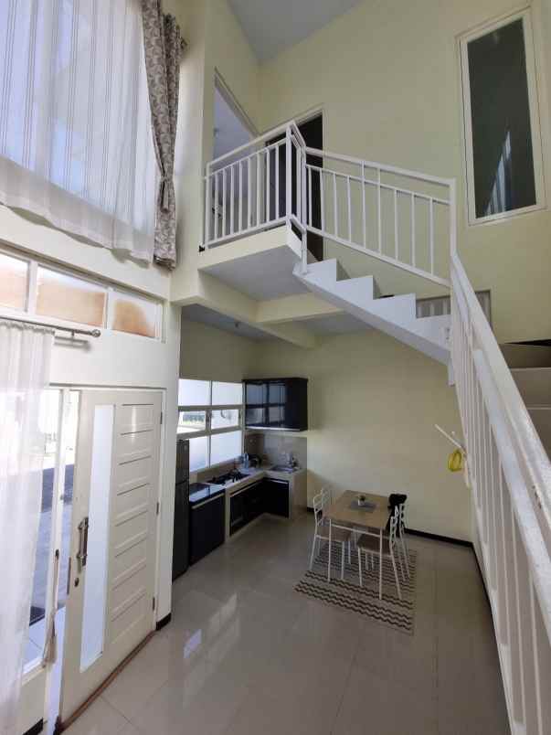 dijual rumah baru dan terawat belakang umm malang