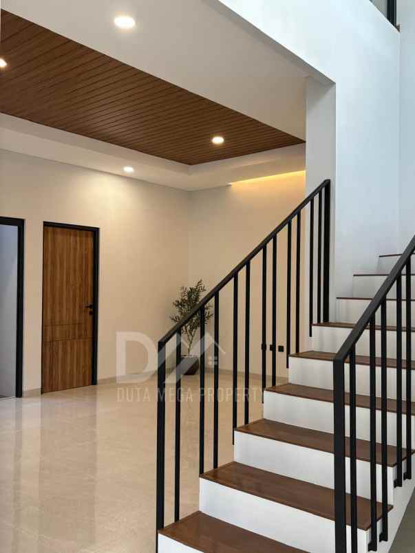 dijual rumah baru di kencana loka bsd