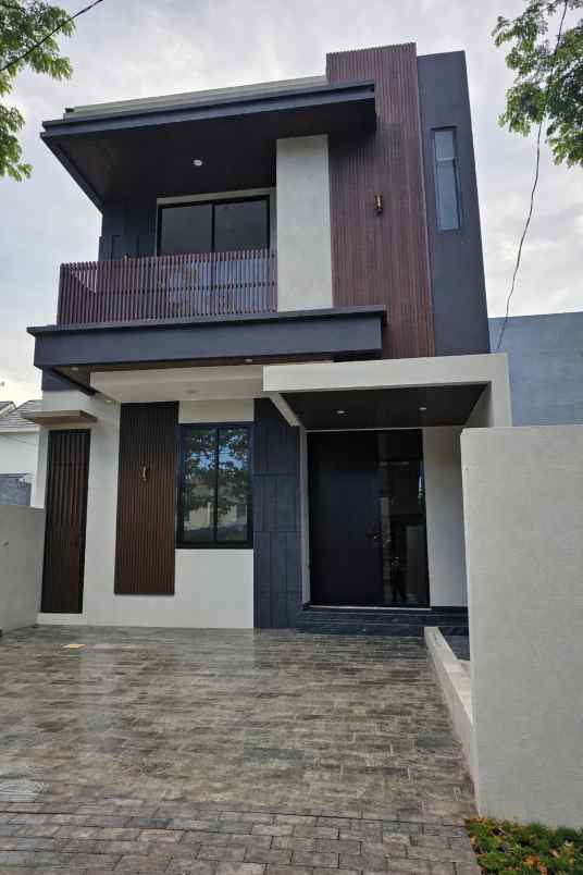 dijual rumah baru gress northwest lake surabaya