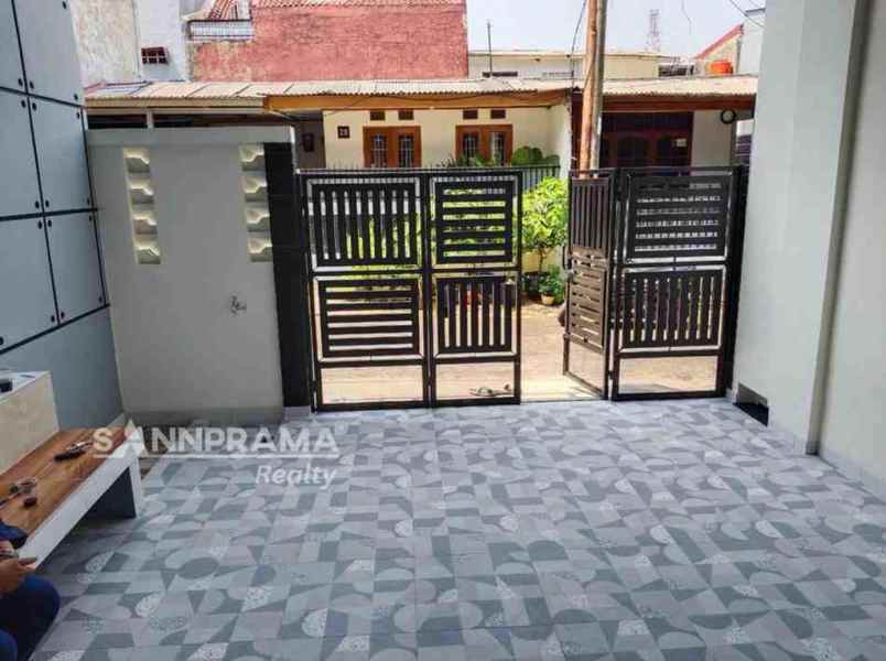 dijual rumah beji