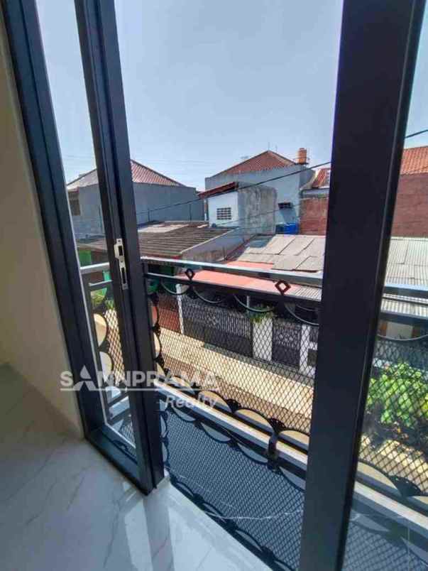 dijual rumah beji