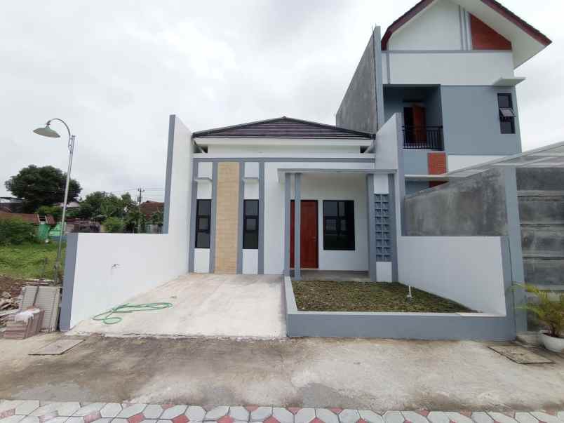 dijual rumah bendogantungan danguran