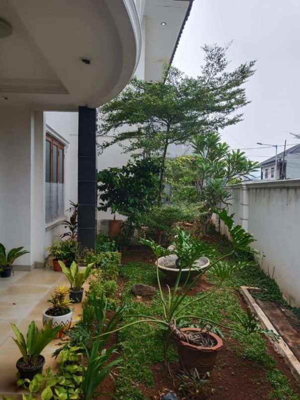 dijual rumah billymoon pondok kelapa