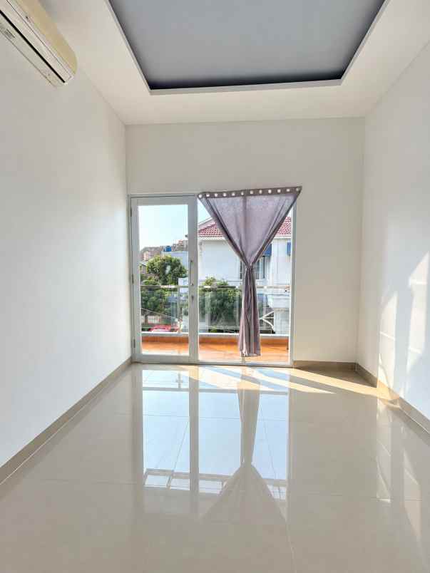 dijual rumah boulevard hijau khi
