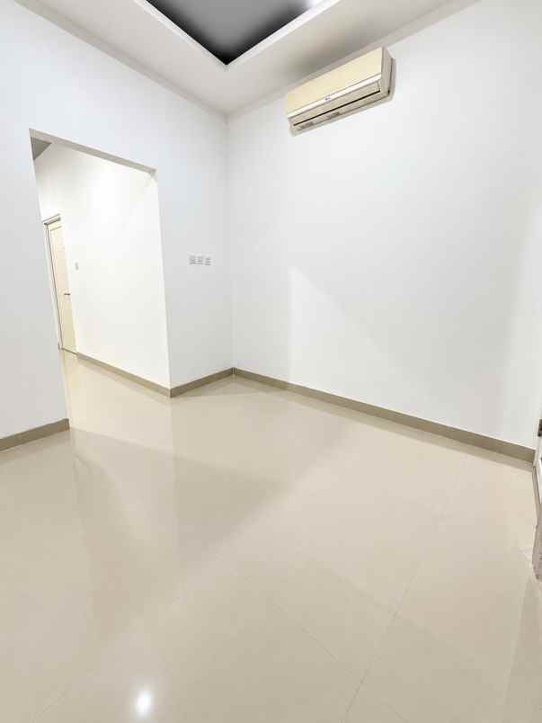dijual rumah boulevard hijau khi