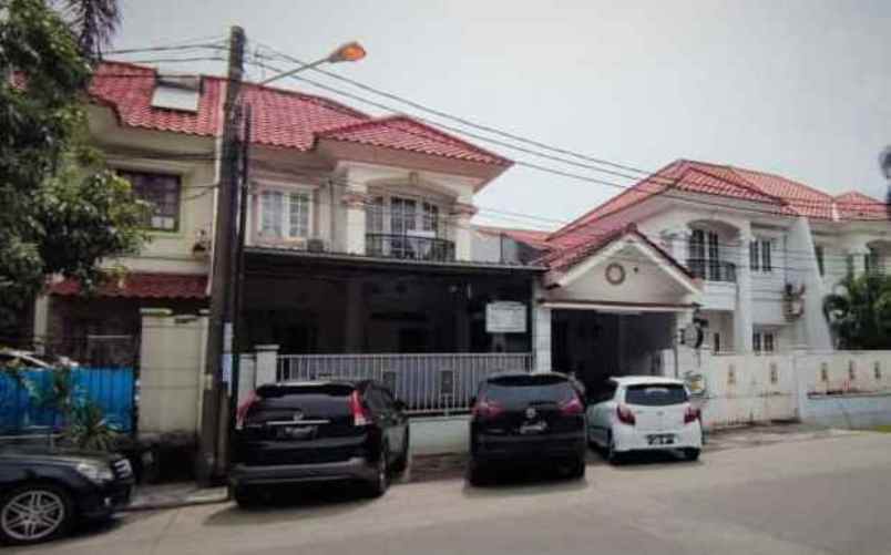 dijual rumah boulevard hijau kota