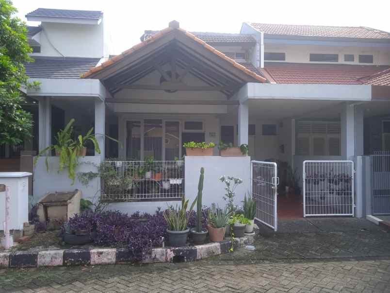 dijual rumah buana gardenia