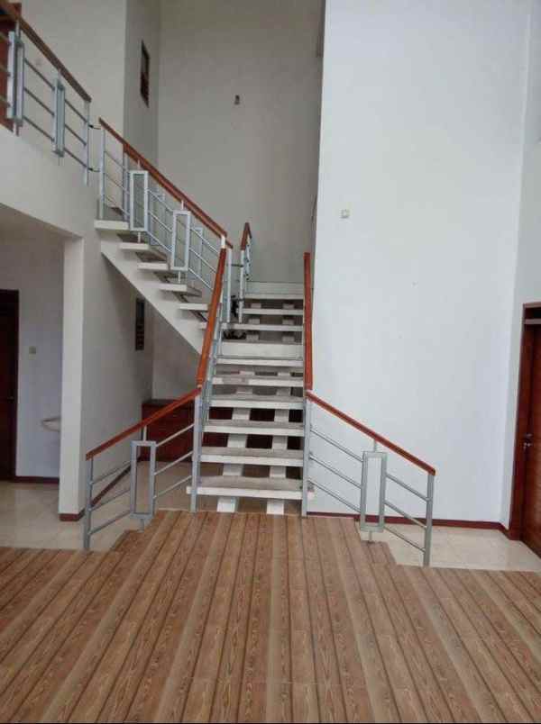 dijual rumah bumi sariwangi