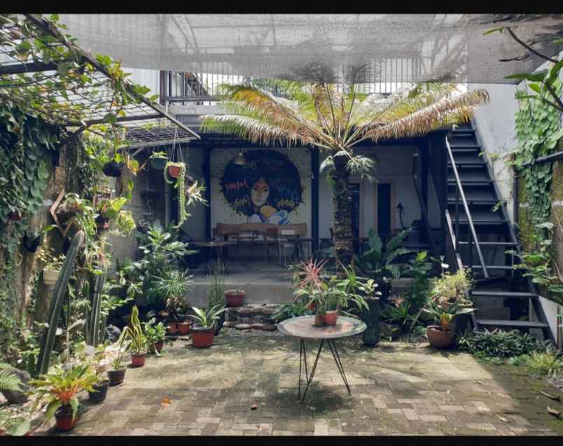 dijual rumah caffe di arcamanik