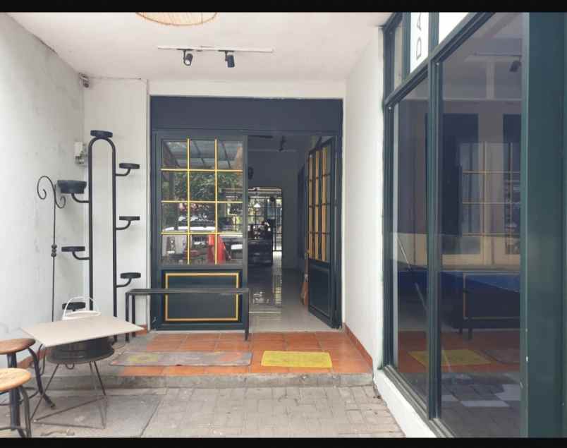 dijual rumah caffe di arcamanik