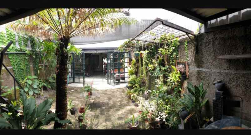 dijual rumah caffe di arcamanik