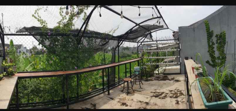 dijual rumah caffe di arcamanik