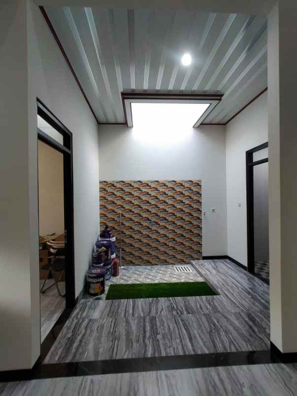 dijual rumah candi penataran manyaran