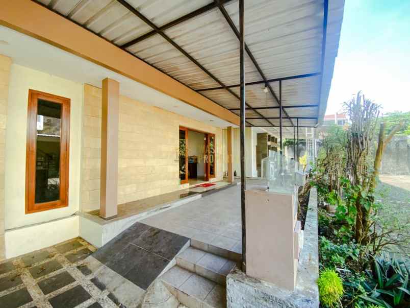 dijual rumah caturtunggal