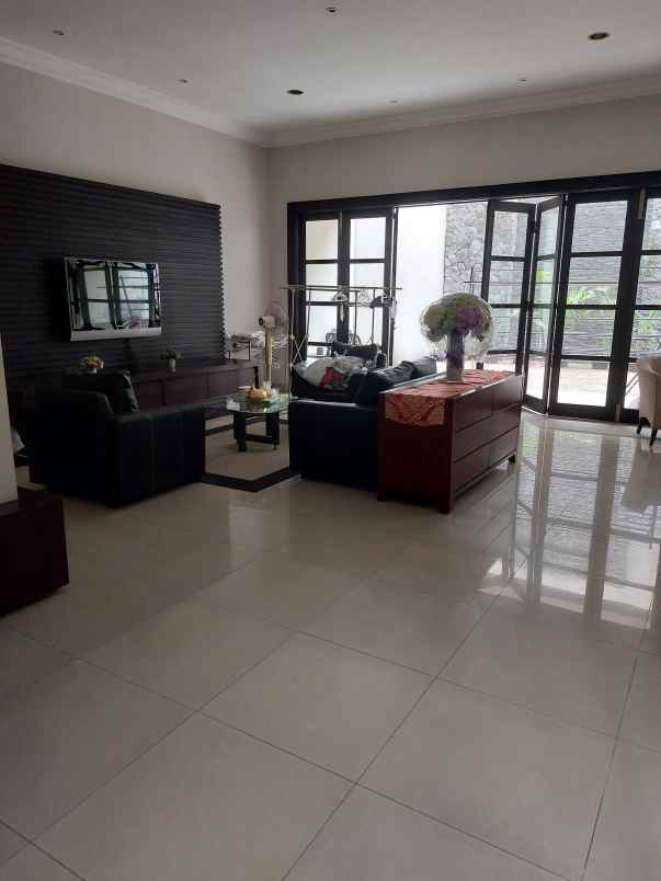 dijual rumah central park