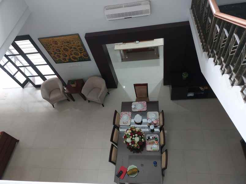 dijual rumah central park