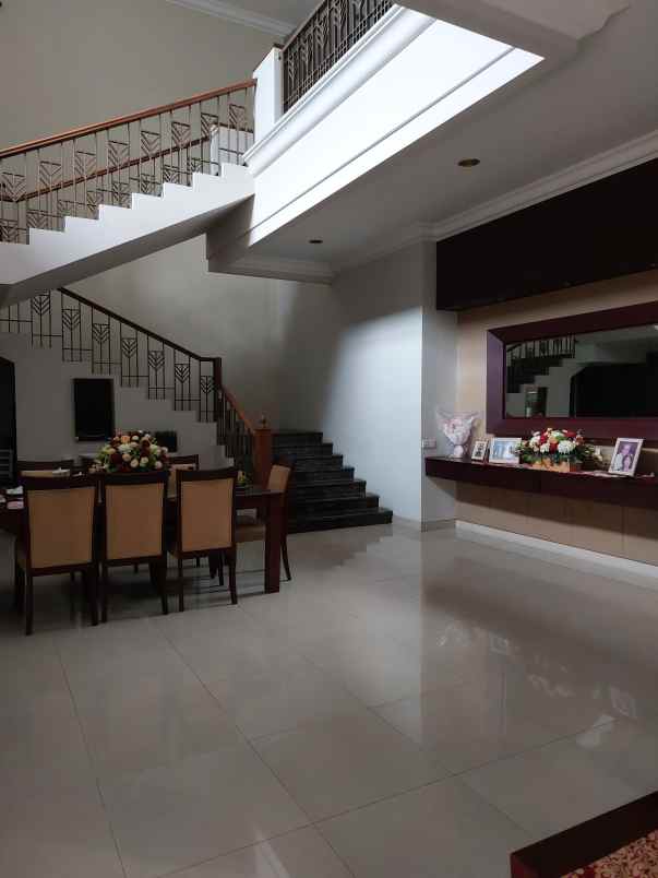 dijual rumah central park