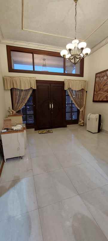 dijual rumah central park