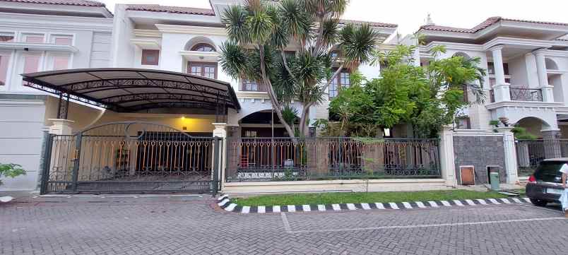 dijual rumah central park