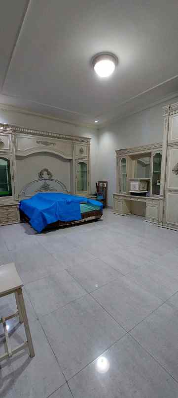 dijual rumah central park