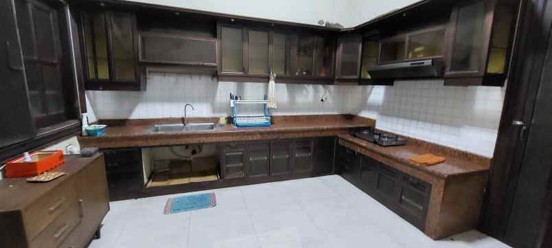 dijual rumah central park