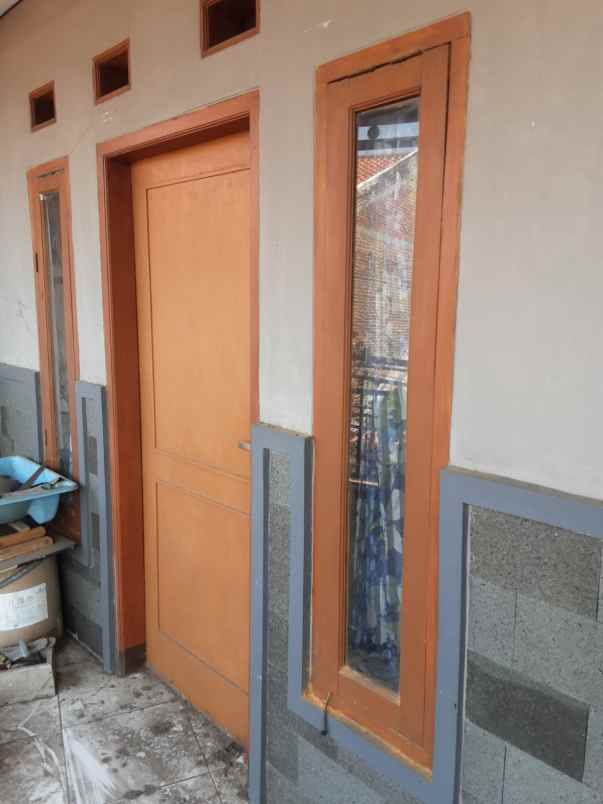dijual rumah cihanjuang
