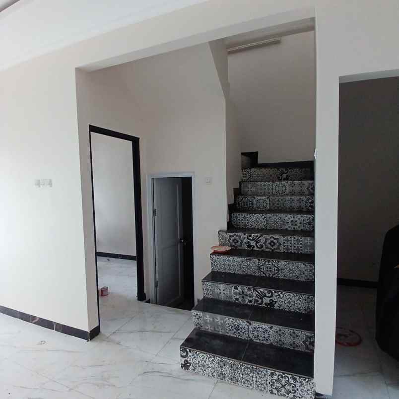 dijual rumah cilodong