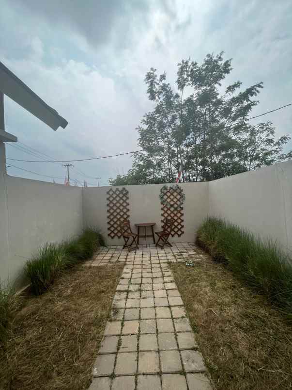 dijual rumah cimuning