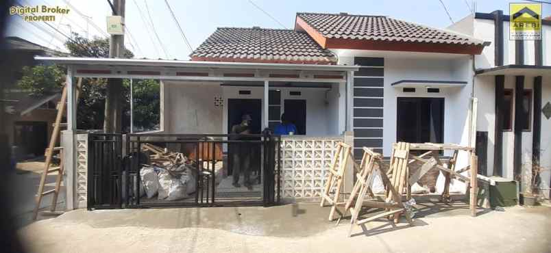 dijual rumah cipageran