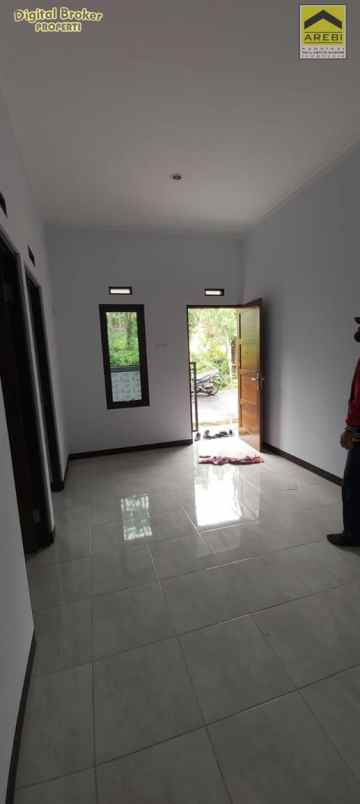 dijual rumah cipageran