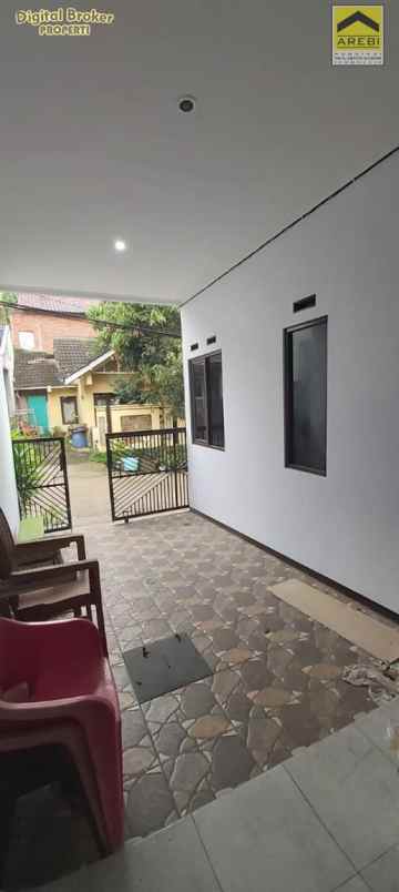 dijual rumah cipageran