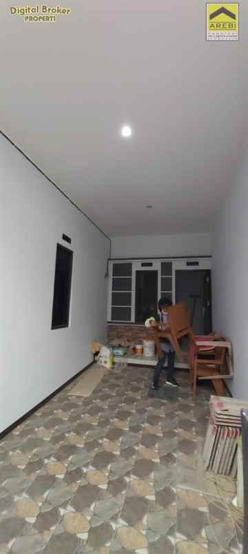 dijual rumah cipageran