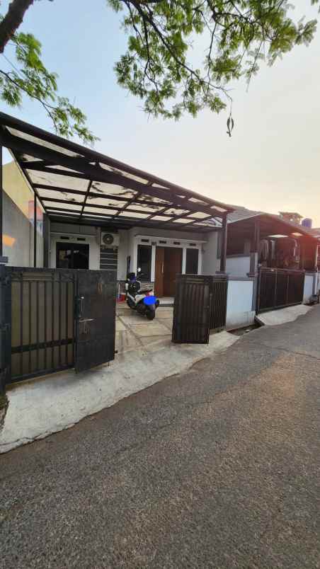 dijual rumah cipageran