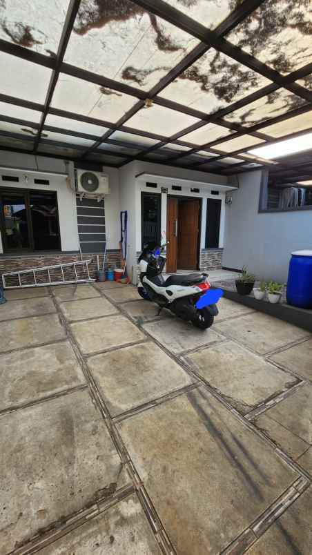 dijual rumah cipageran