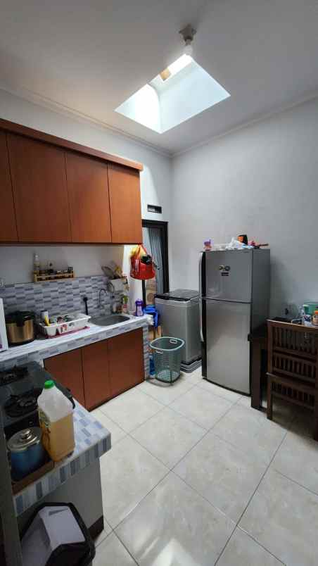 dijual rumah cipageran