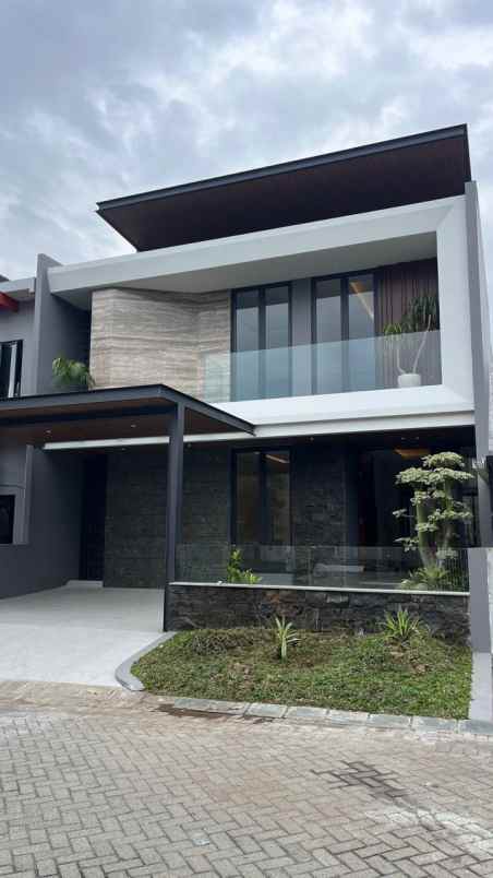 dijual rumah citraland