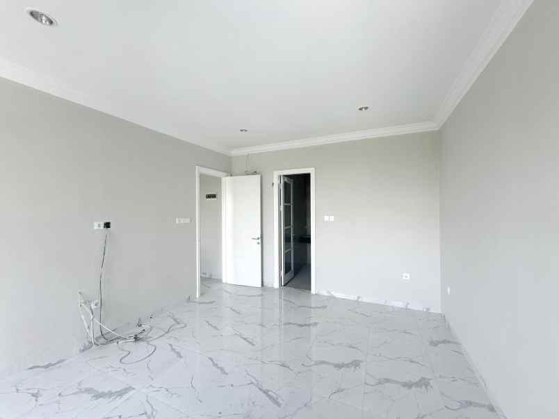 dijual rumah citraland gama city jalan