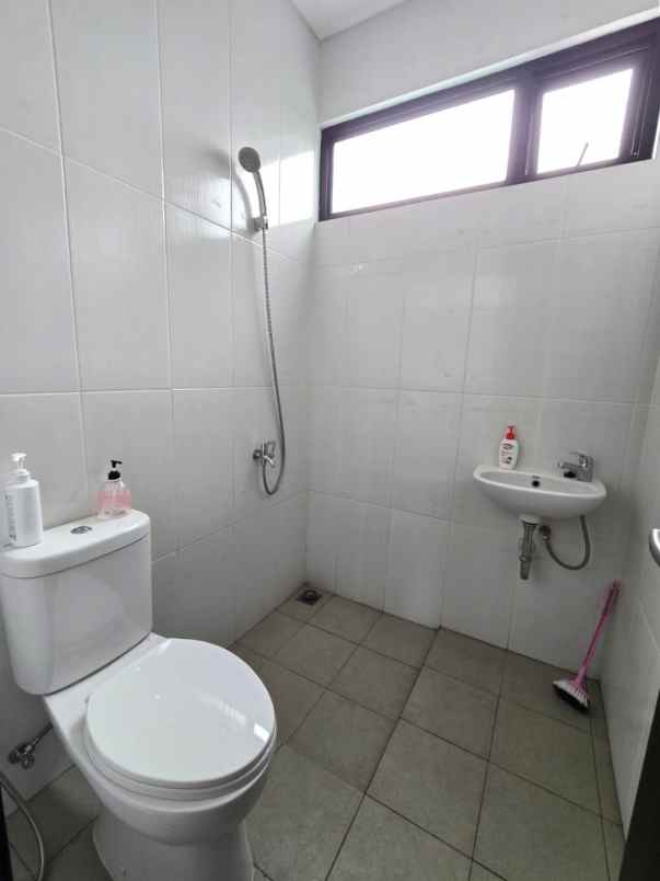 dijual rumah cluster mahakam jgc