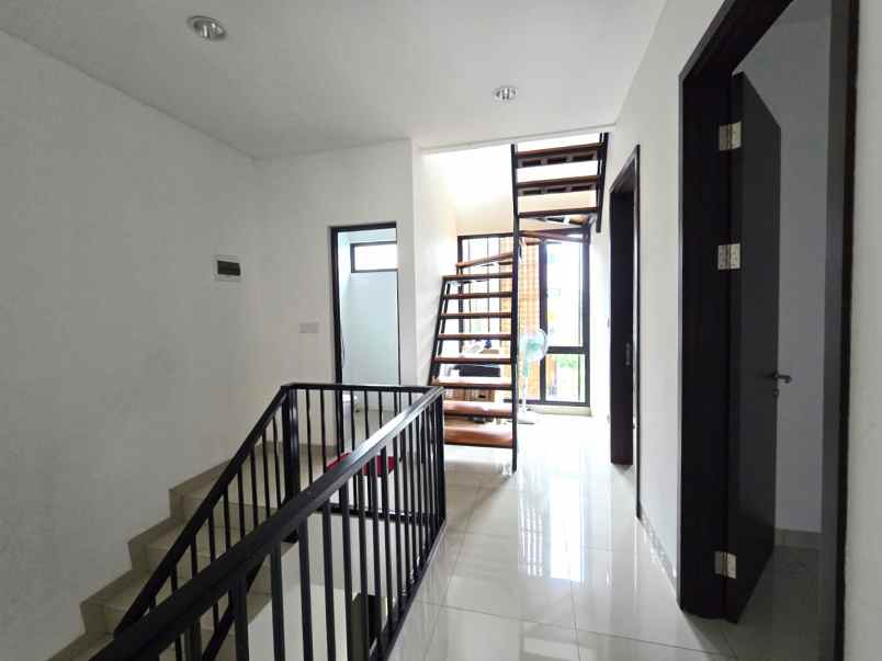 dijual rumah cluster mahakam jgc