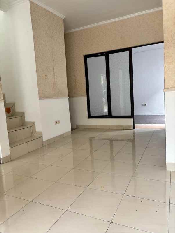 dijual rumah cluster primrose galuh mas