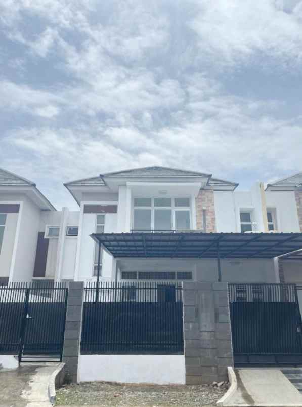 dijual rumah cluster regina metland cakung