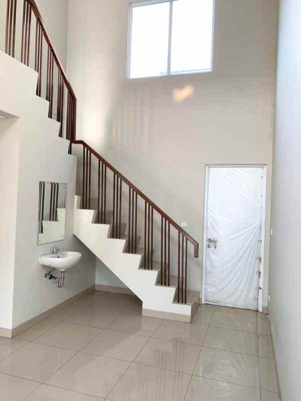 dijual rumah cluster yarra jgc jakarta