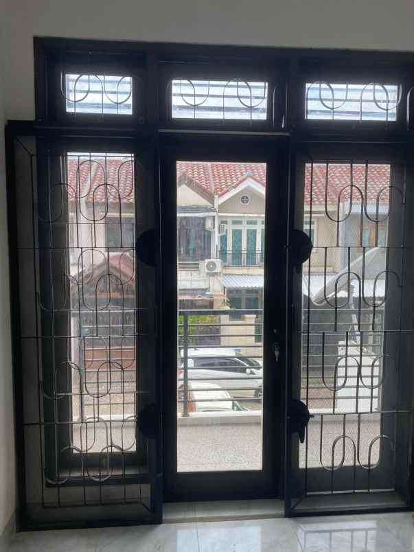 dijual rumah daan mogot baru kintamani