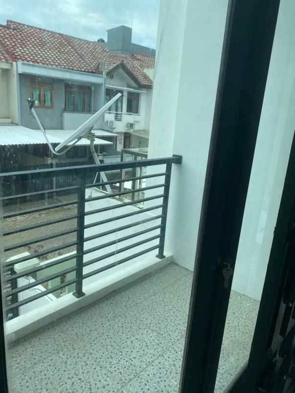 dijual rumah daan mogot baru kintamani