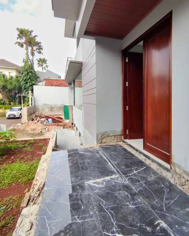 dijual rumah dalam komplek dekat one