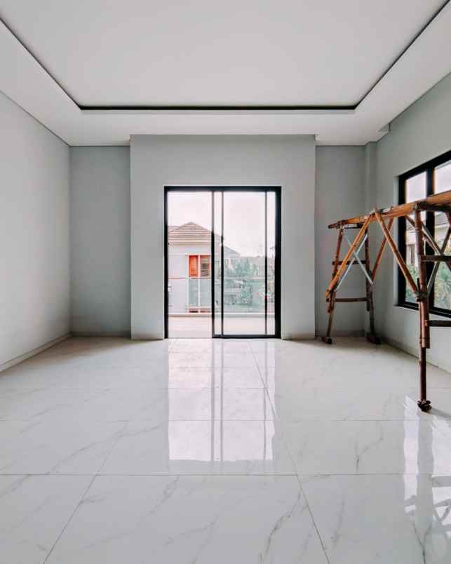 dijual rumah dalam komplek dekat one